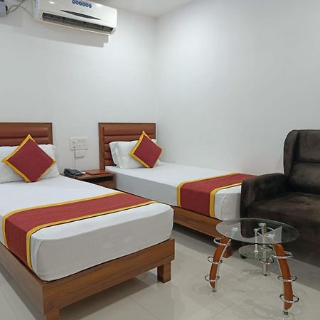 Hotel Executive Inn Hailakandi Екстер'єр фото
