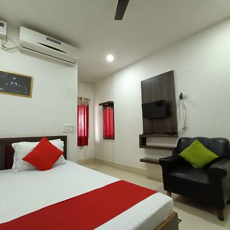 Hotel Executive Inn Hailakandi Екстер'єр фото