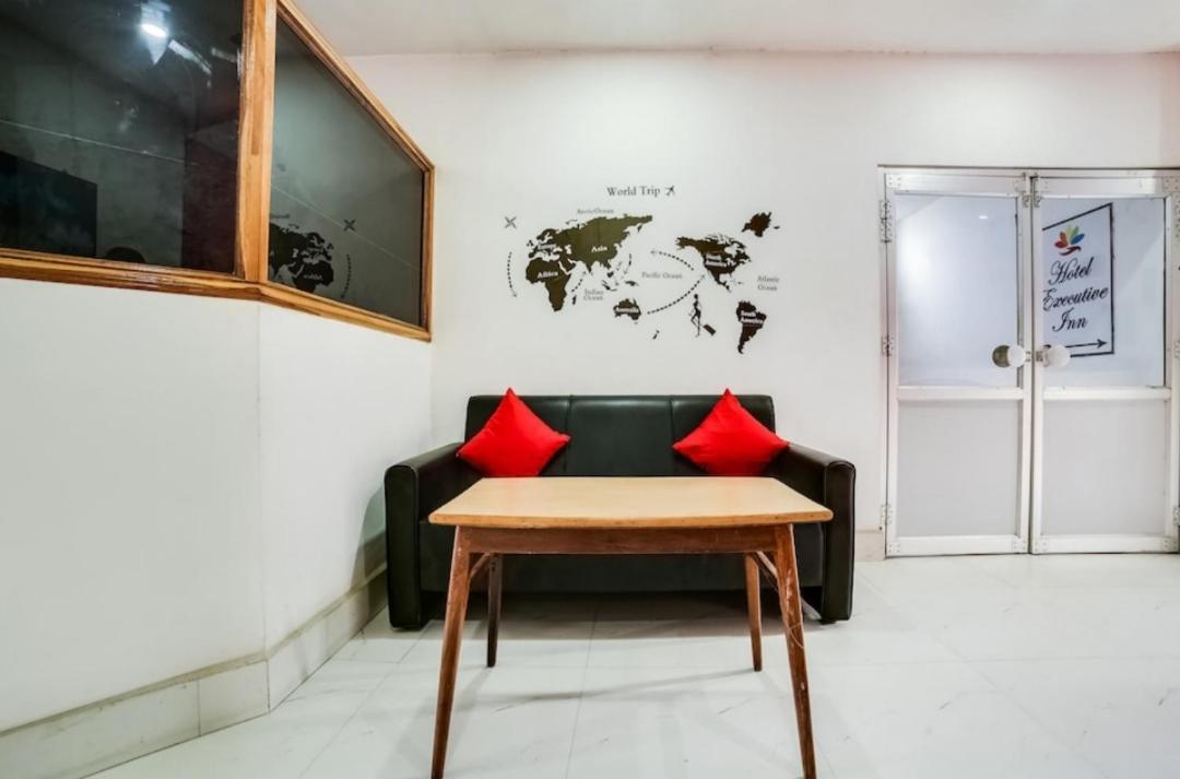 Hotel Executive Inn Hailakandi Екстер'єр фото