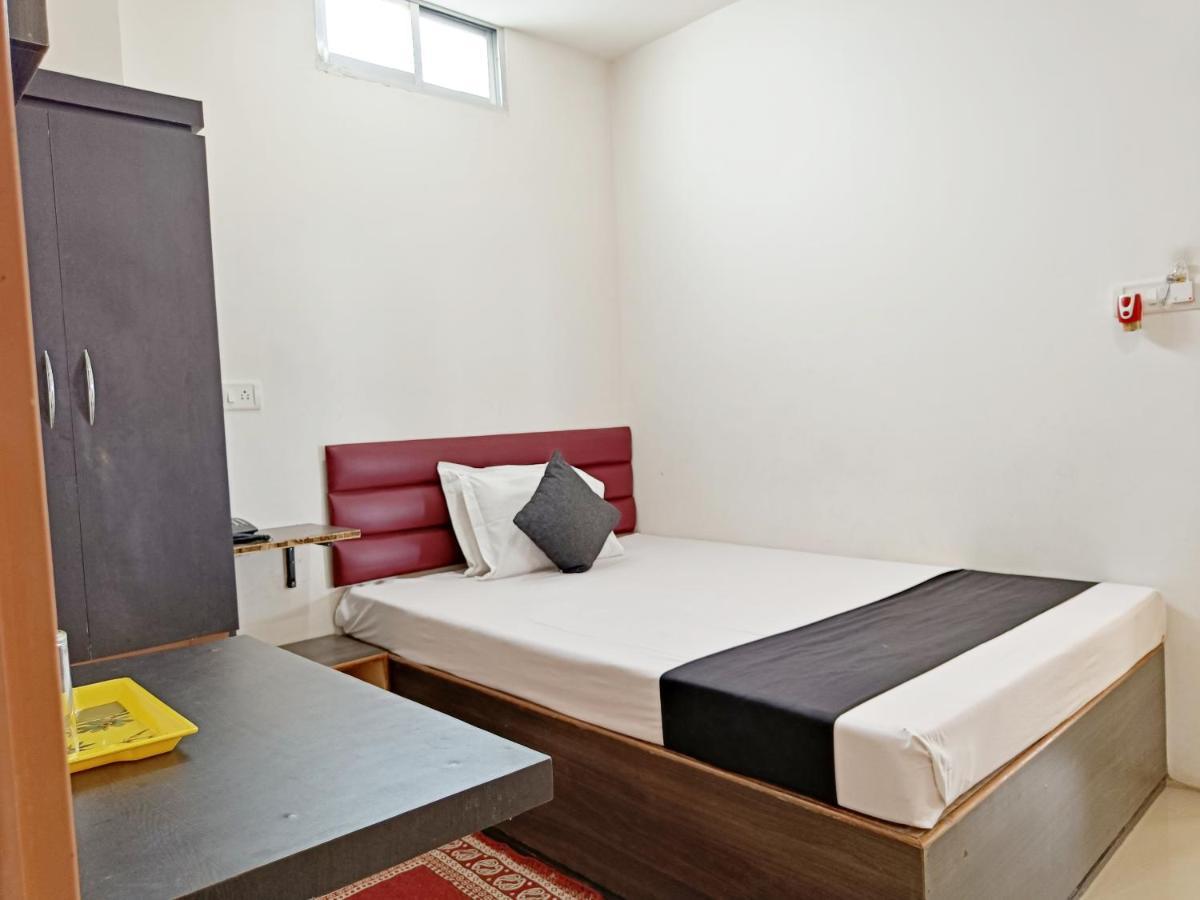 Hotel Executive Inn Hailakandi Екстер'єр фото