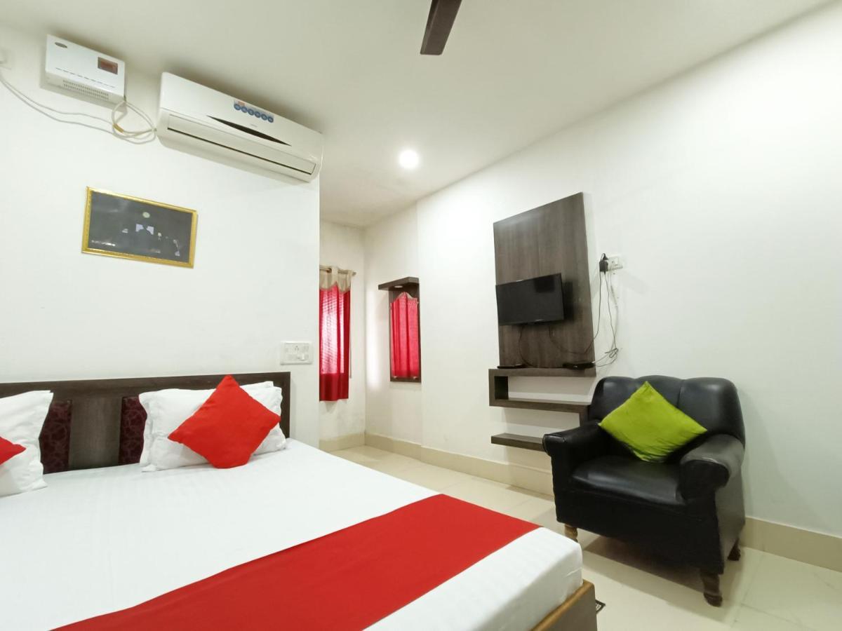 Hotel Executive Inn Hailakandi Екстер'єр фото