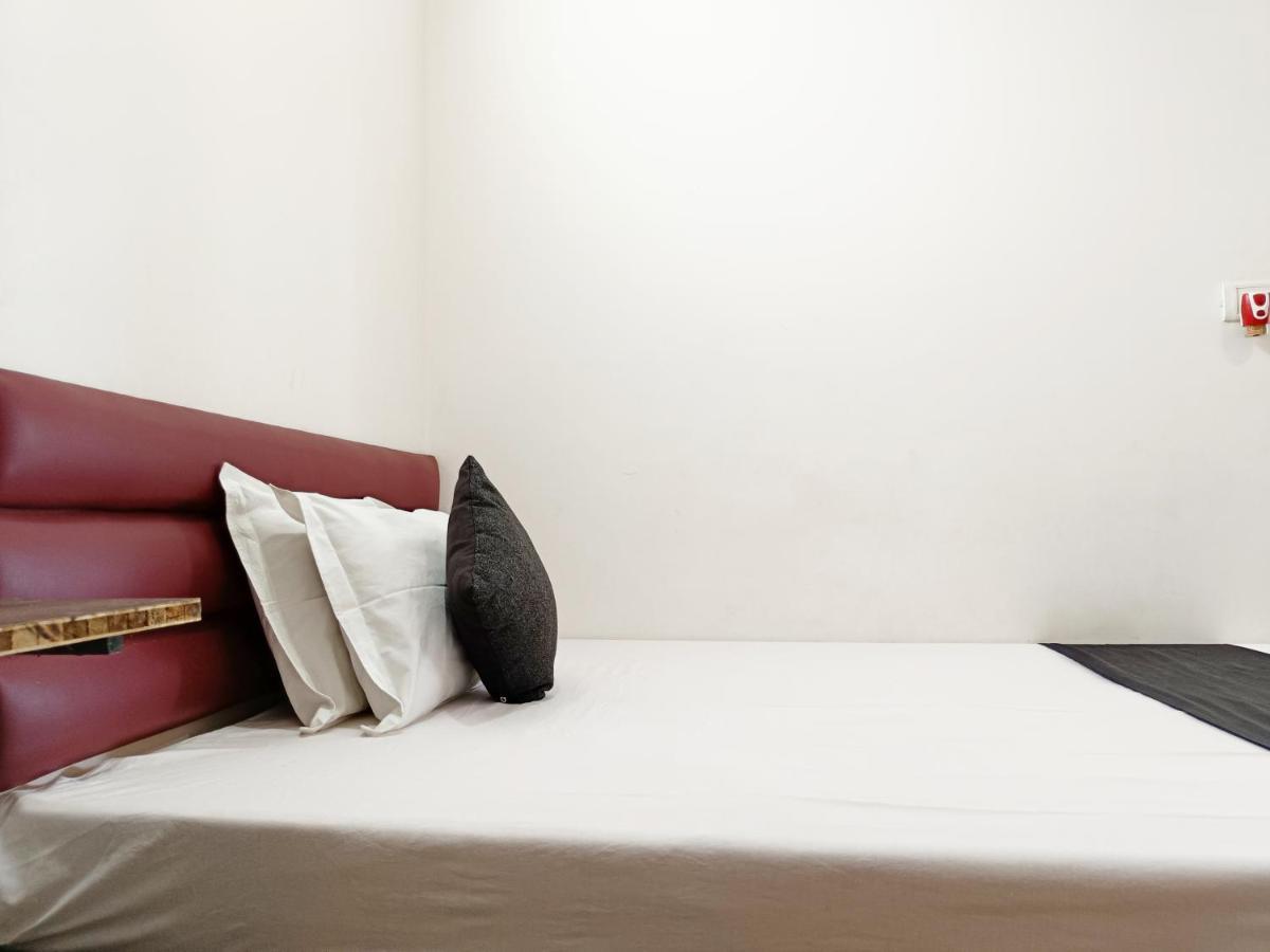 Hotel Executive Inn Hailakandi Екстер'єр фото