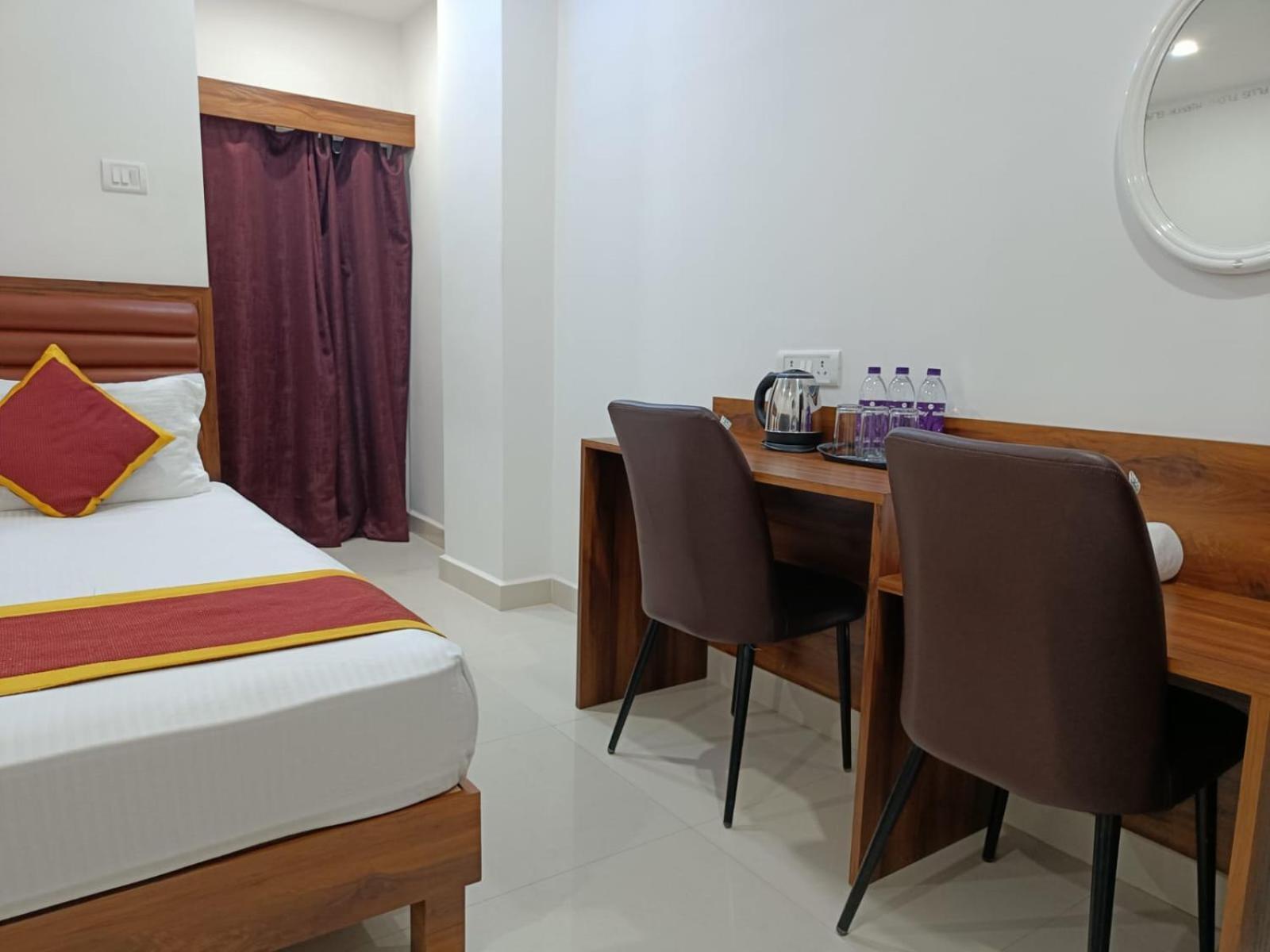 Hotel Executive Inn Hailakandi Екстер'єр фото