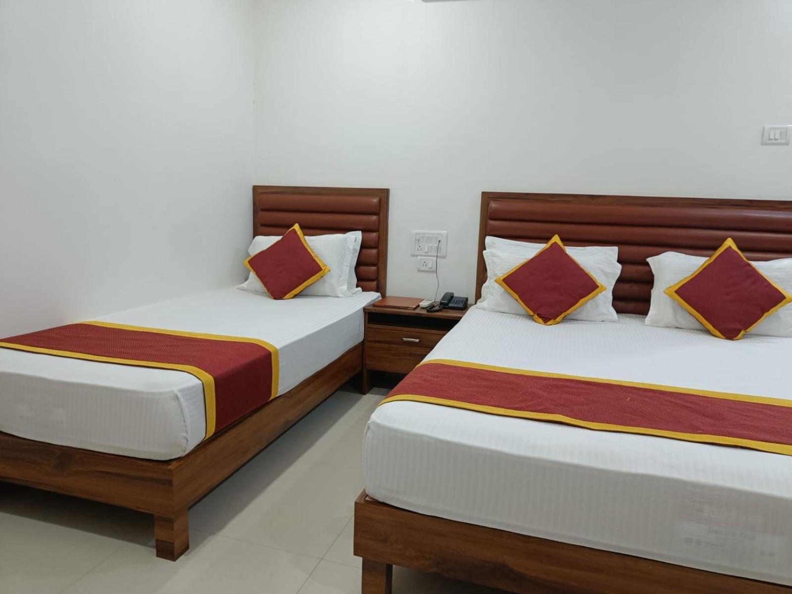 Hotel Executive Inn Hailakandi Екстер'єр фото