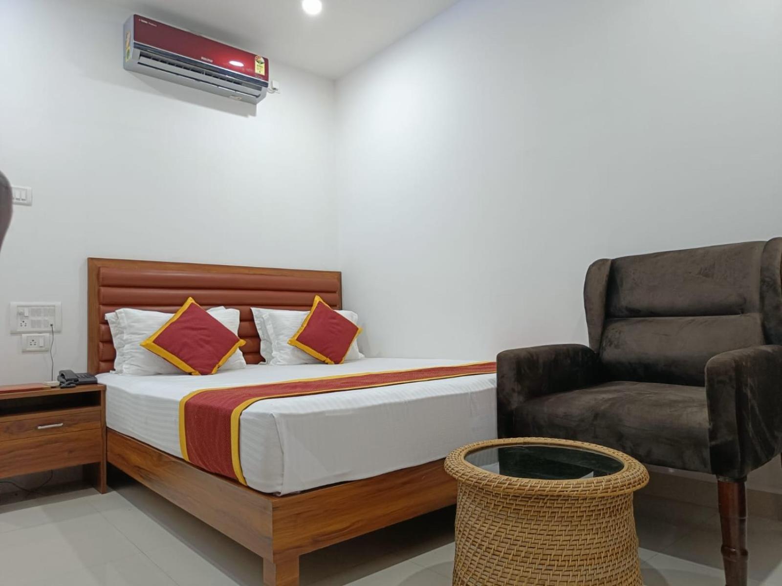 Hotel Executive Inn Hailakandi Екстер'єр фото