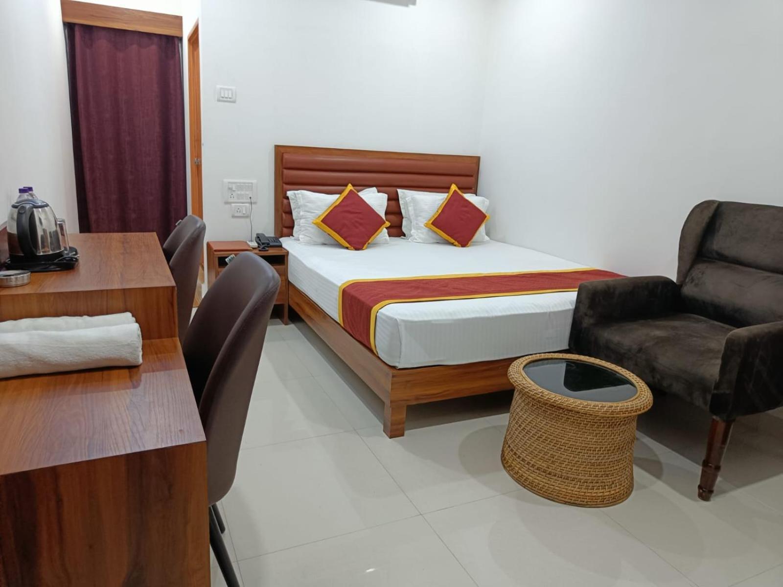 Hotel Executive Inn Hailakandi Екстер'єр фото