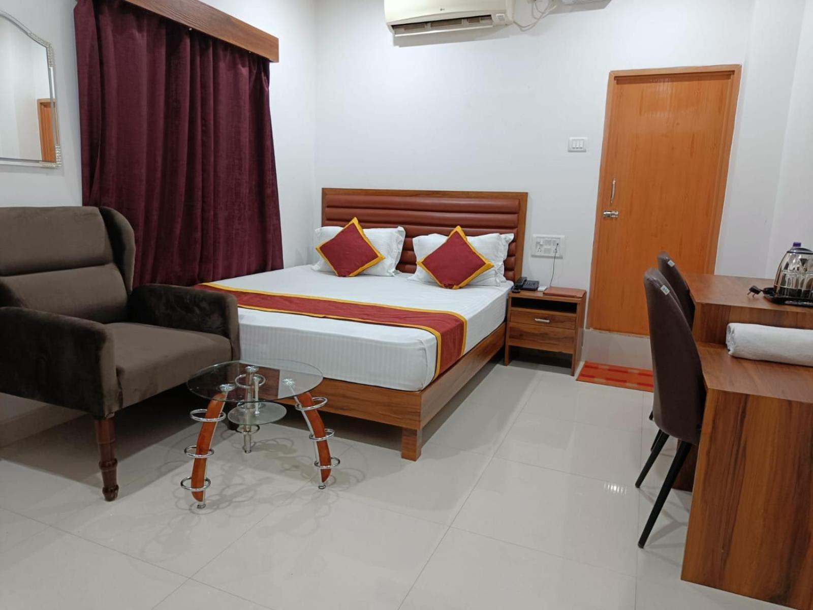 Hotel Executive Inn Hailakandi Екстер'єр фото