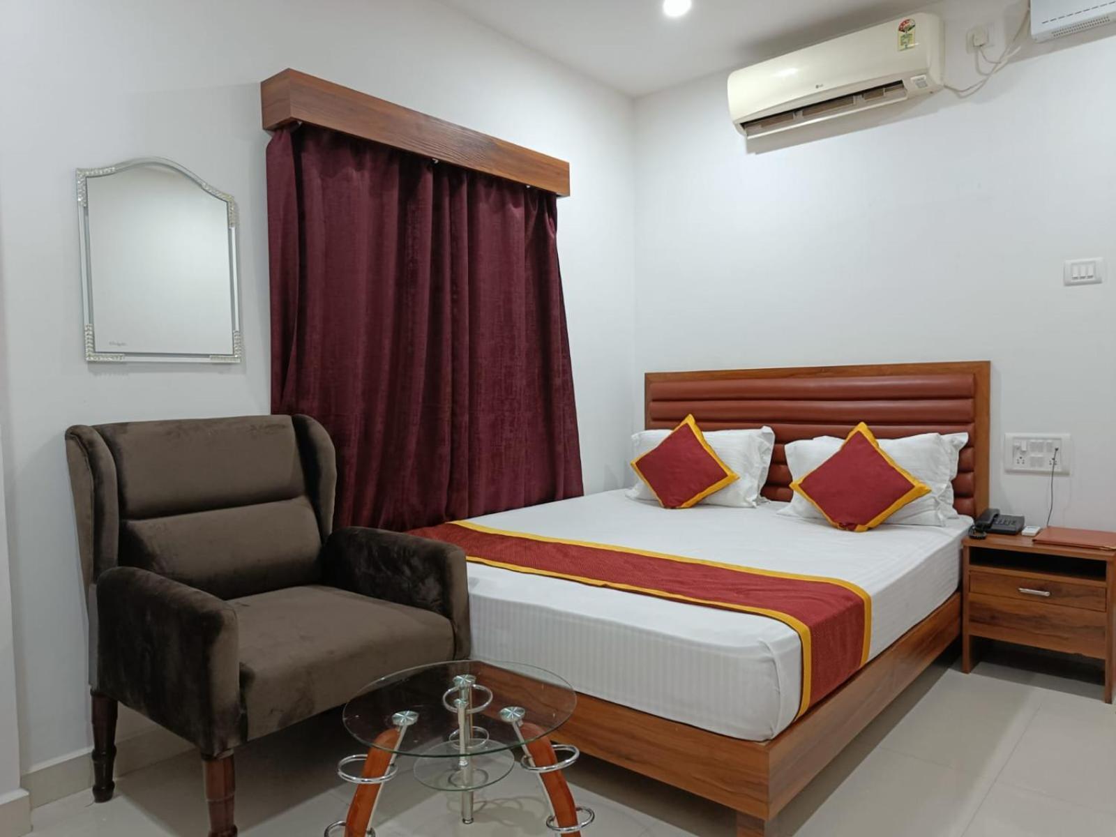 Hotel Executive Inn Hailakandi Екстер'єр фото