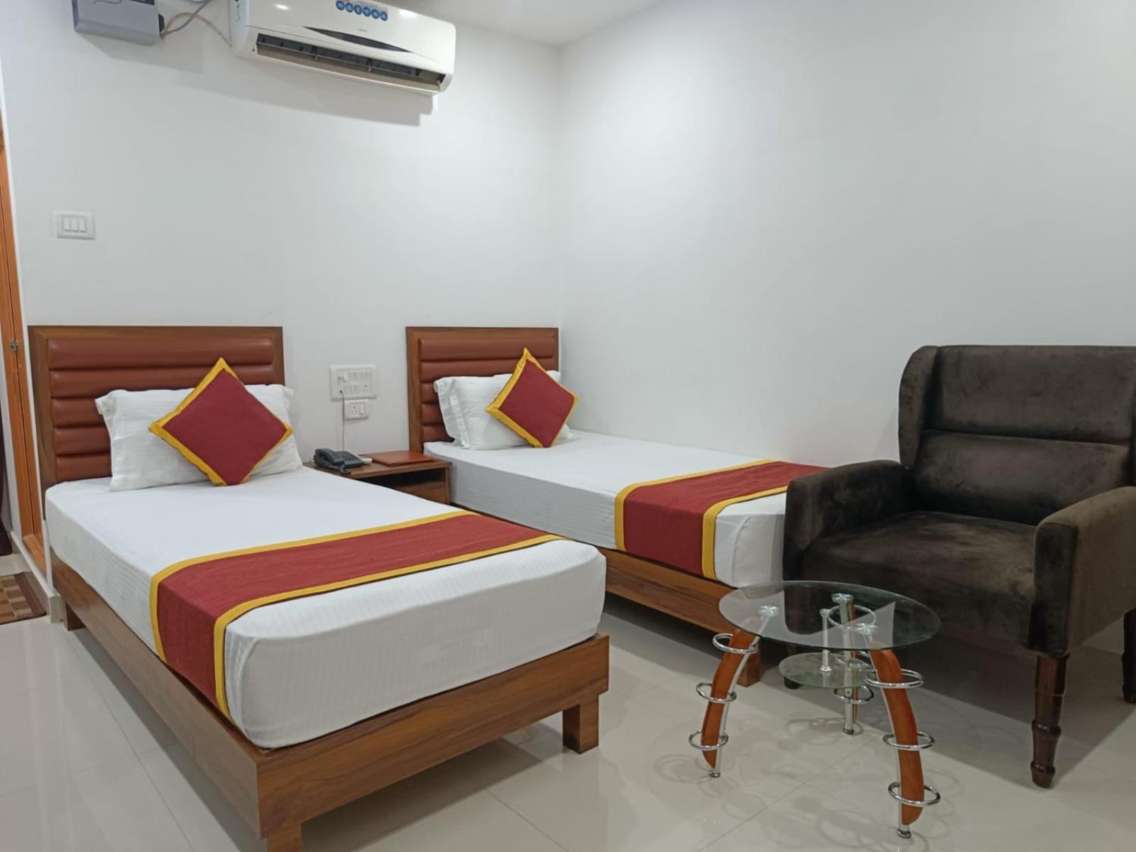 Hotel Executive Inn Hailakandi Екстер'єр фото