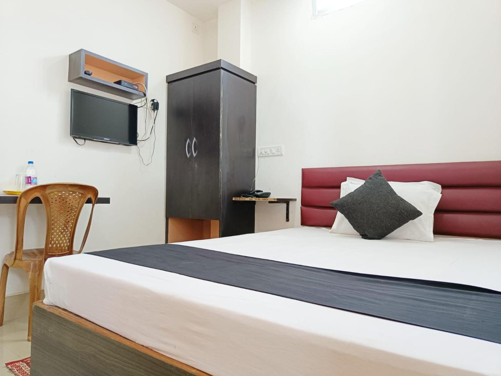 Hotel Executive Inn Hailakandi Екстер'єр фото